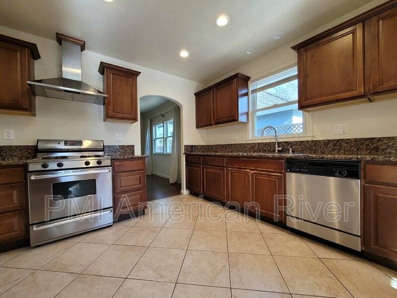 2016 Vallejo Way - Photo 7 of 15