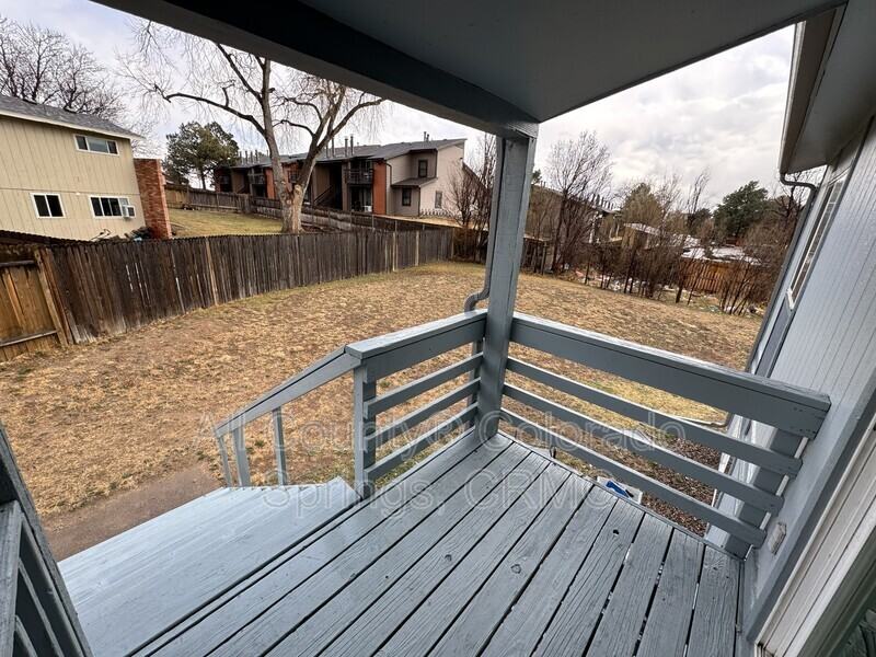 915 Hathaway Dr #C - Photo 5 of 18