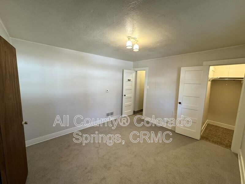 1431 W Kiowa St #2 - Photo 6 of 10