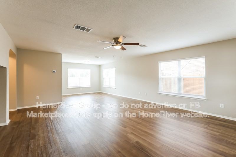 7618 Barking Crk - Photo 3 of 22