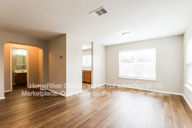 7618 Barking Crk - Photo 5 of 22