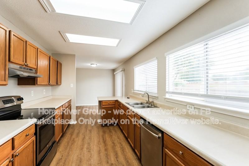 7618 Barking Crk - Photo 7 of 22