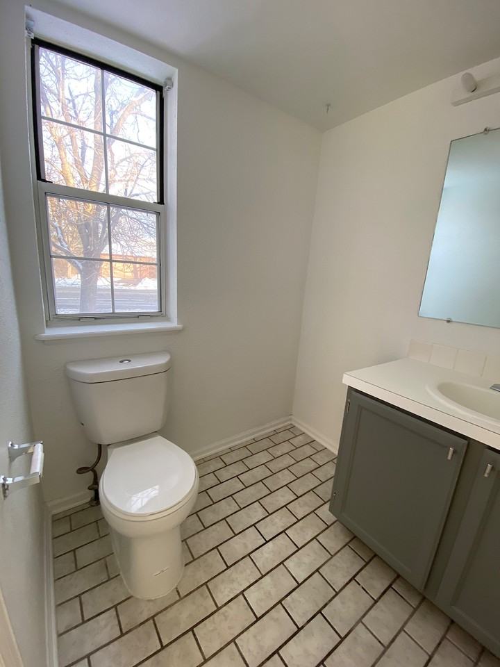 2837 Dunbar Avenue - Photo 3 of 16