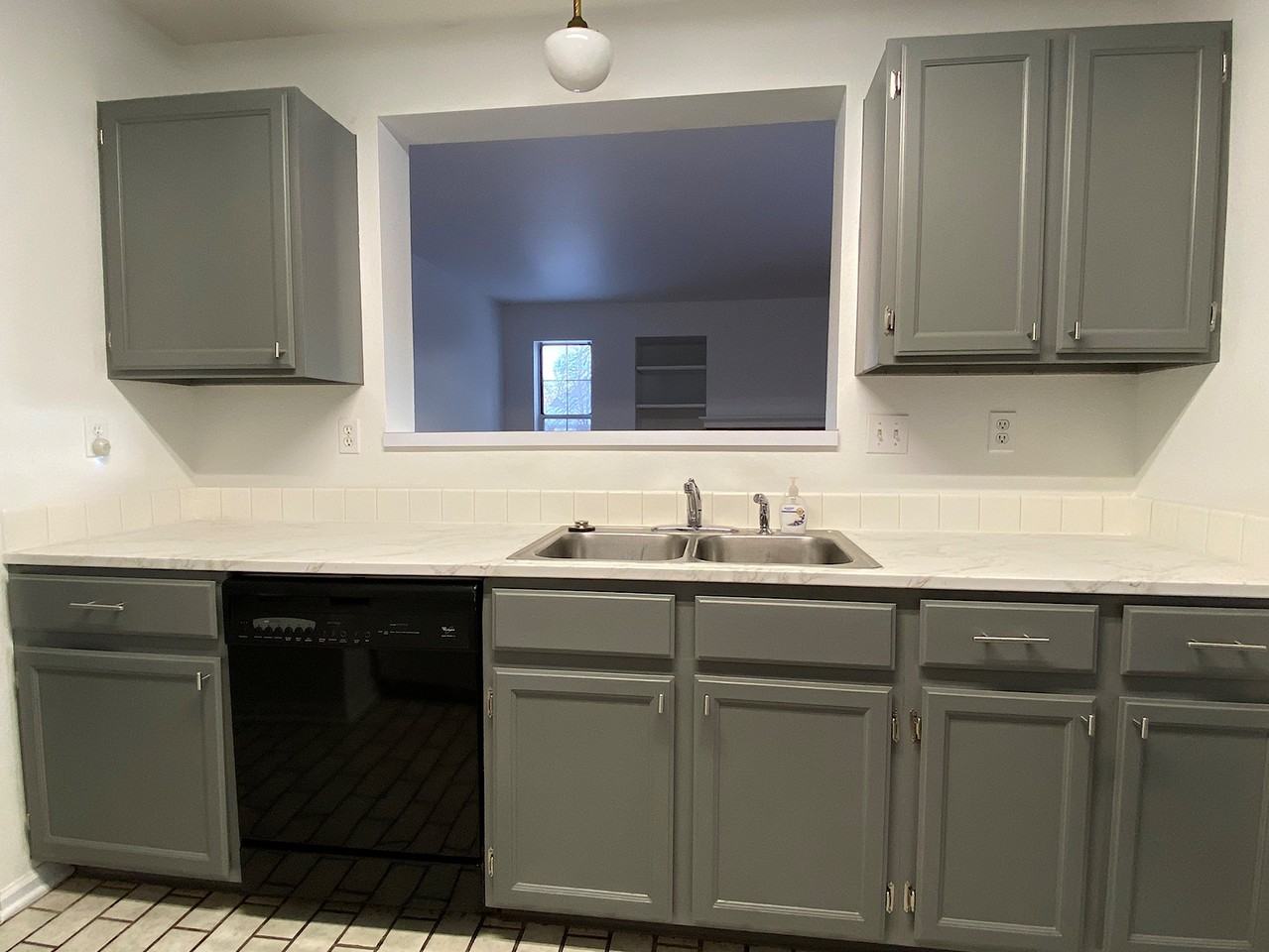 2837 Dunbar Avenue - Photo 4 of 16