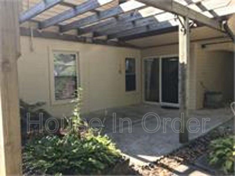 12 Looking Glass Ln - Photo 2 of 10