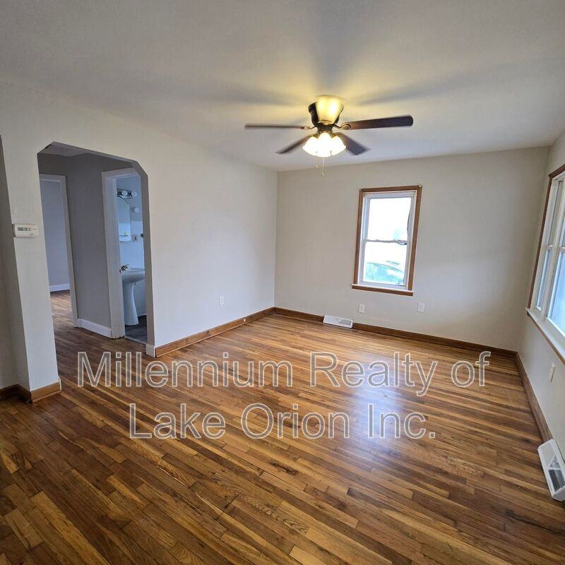 353 South Blvd W - Photo 2 of 18