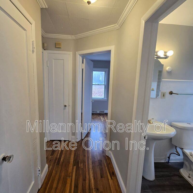 353 South Blvd W - Photo 7 of 18