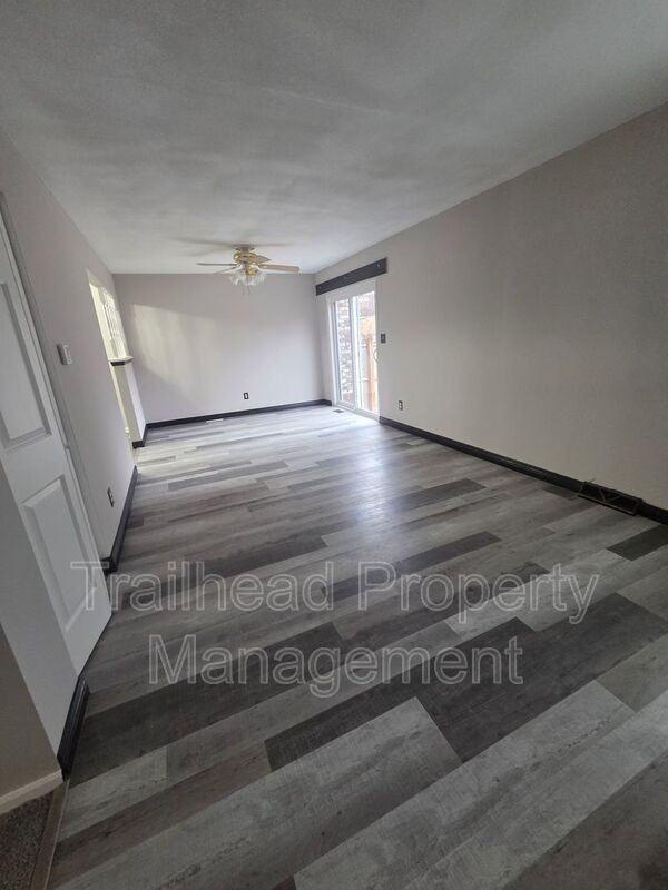 3731 Ne Colonial Dr - Photo 2 of 17