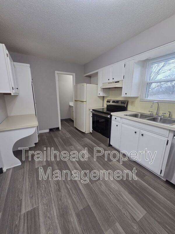 3731 Ne Colonial Dr - Photo 7 of 17