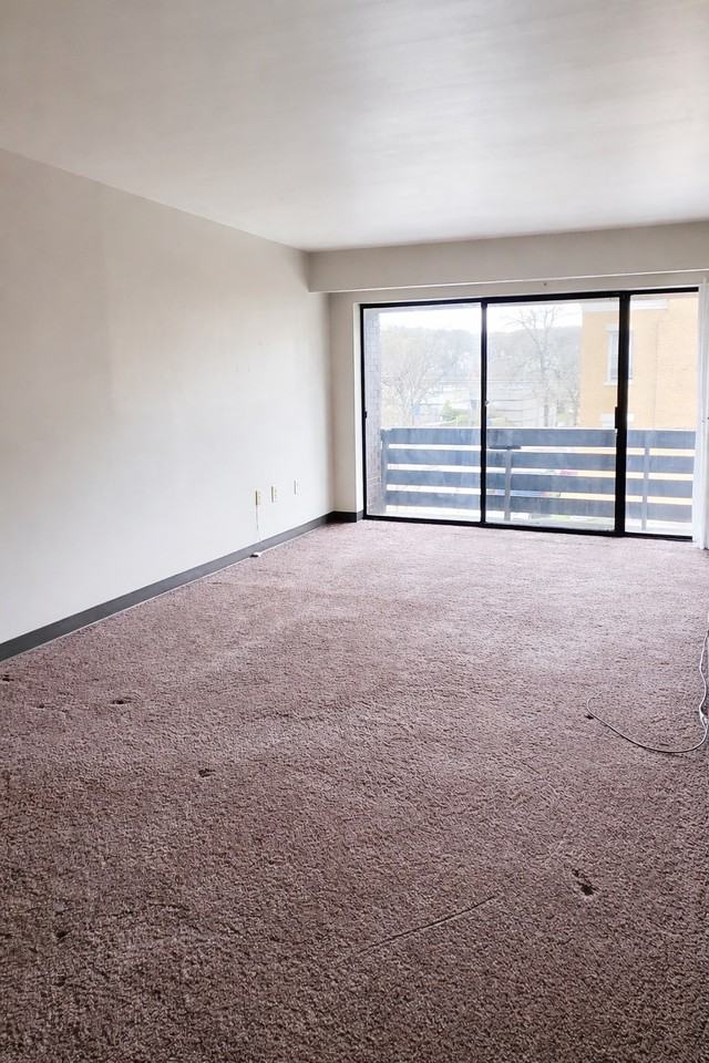 GREGORY APARTMENTS -- 102 - Photo 6 of 13