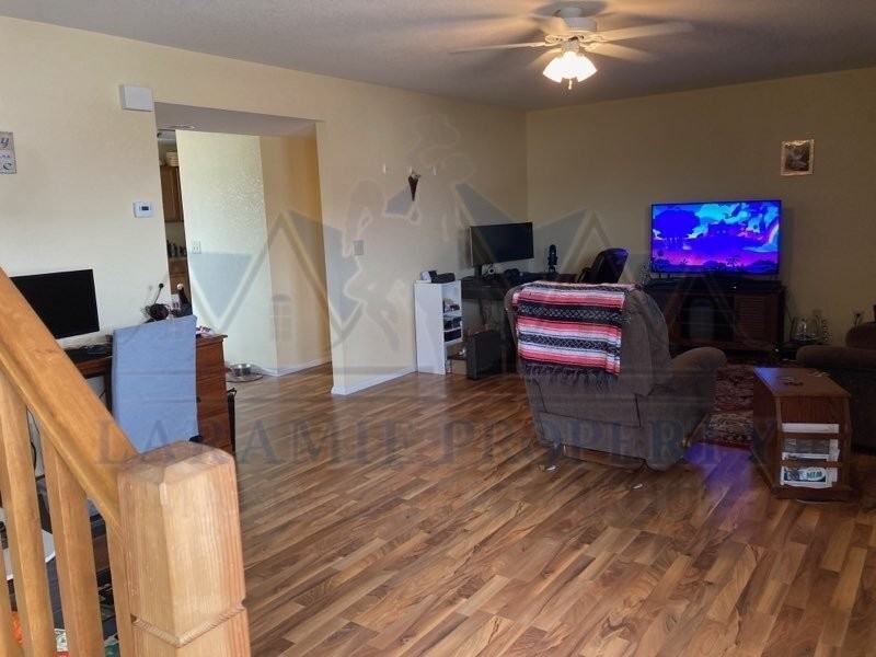 1205 Boswell Dr - Photo 2 of 10