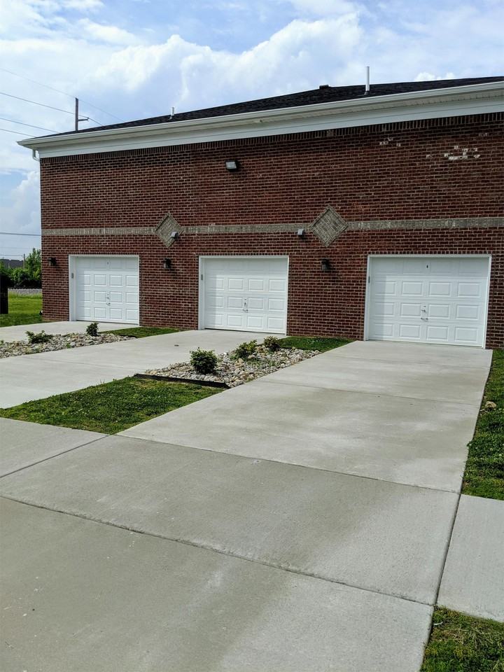 Chariot Run Apartments - Photo 5 of 33