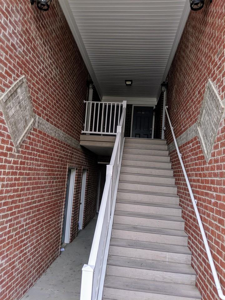 Chariot Run Apartments - Photo 7 of 33