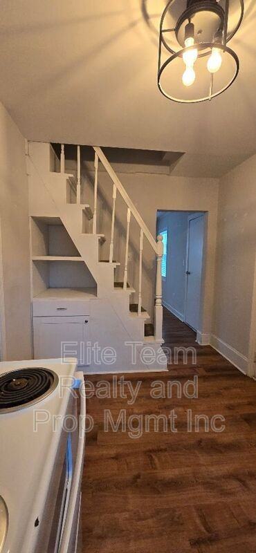 2901 Clemson Ave - Photo 4 of 19