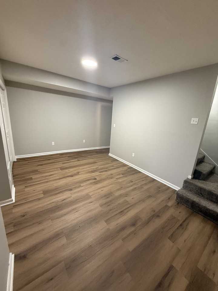 418 Jason Drive - Photo 3 of 10