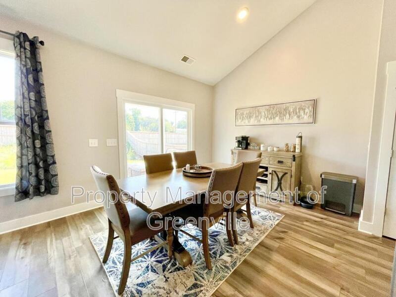 501 Robinwood Pl - Photo 7 of 21