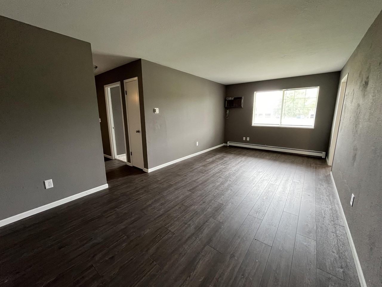 1048 Abbey Court - Photo 2 of 7