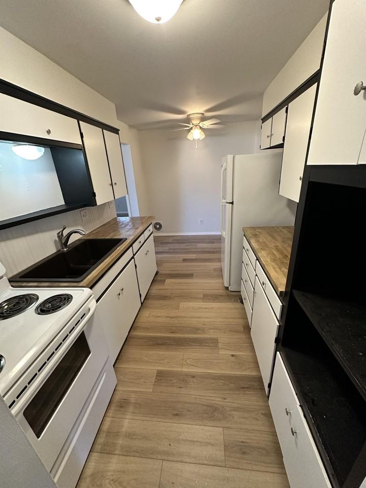 1220 South Rockford Avenue - Photo 4 of 13