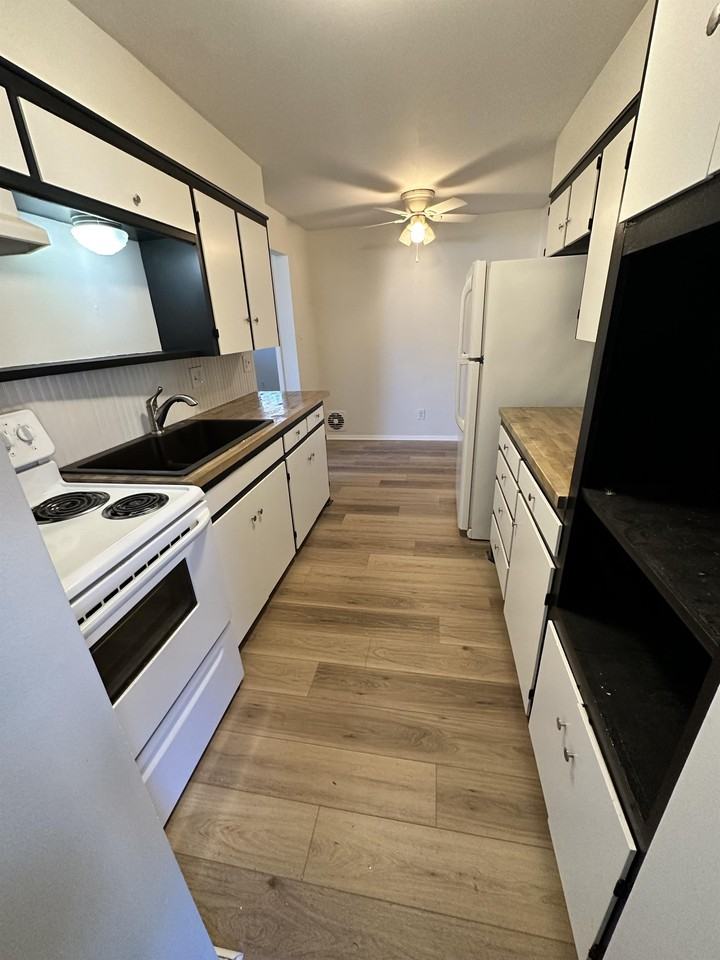 1220 South Rockford Avenue - Photo 5 of 13