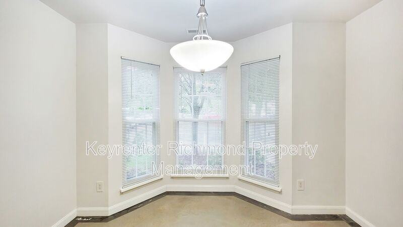 10800 Smithers Ct - Photo 3 of 19