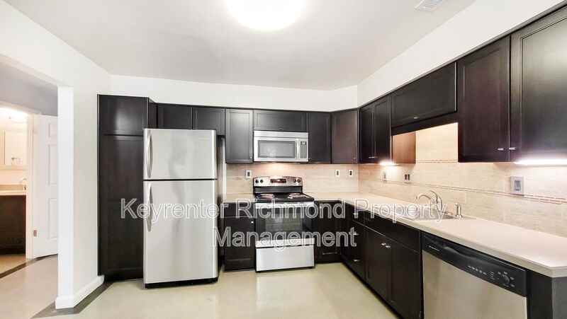 10800 Smithers Ct - Photo 5 of 19