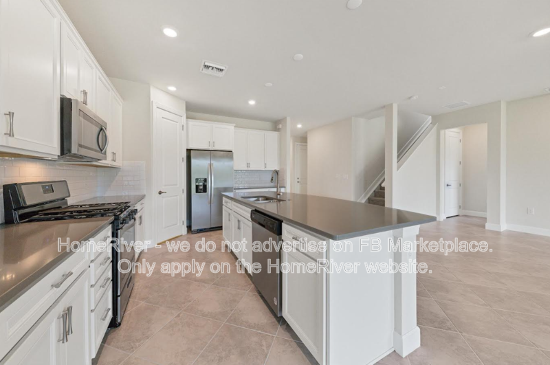 11804 Hancock Dr - Photo 4 of 34