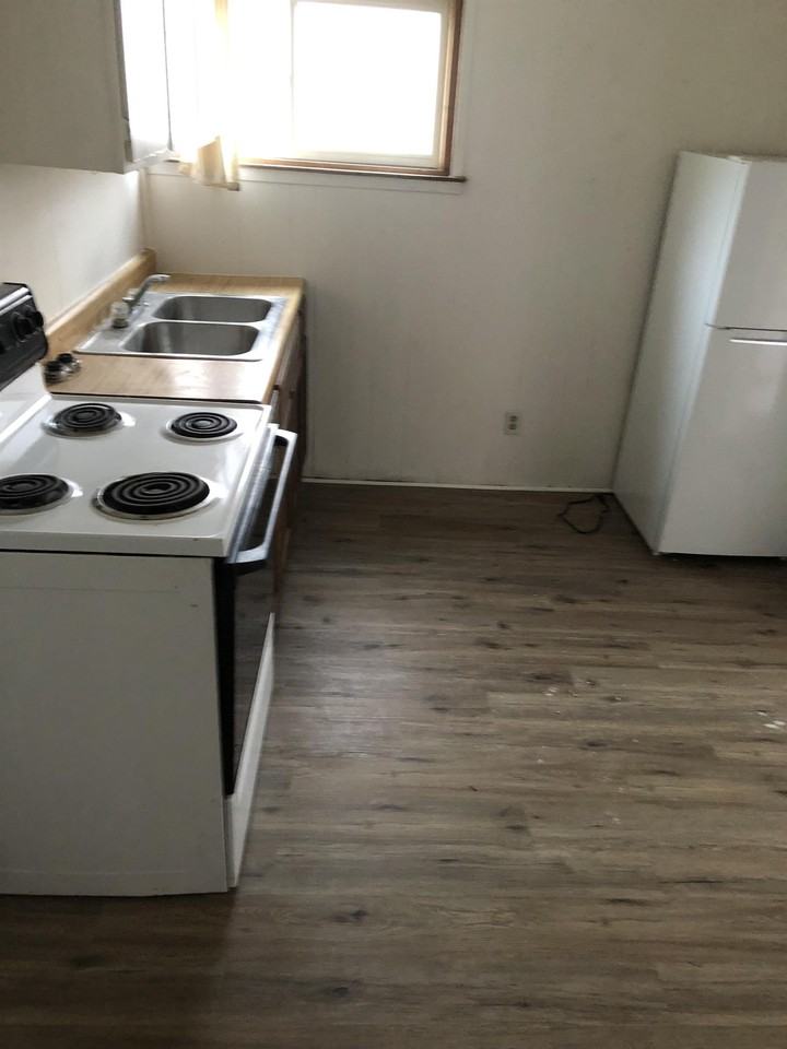 1805 N C Street - Photo 3 of 4