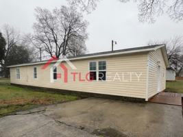 featured image of 111 W Pine Tree Es Dr