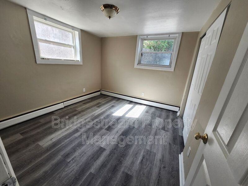 413 Briarwood Ave #2 - Photo 4 of 6