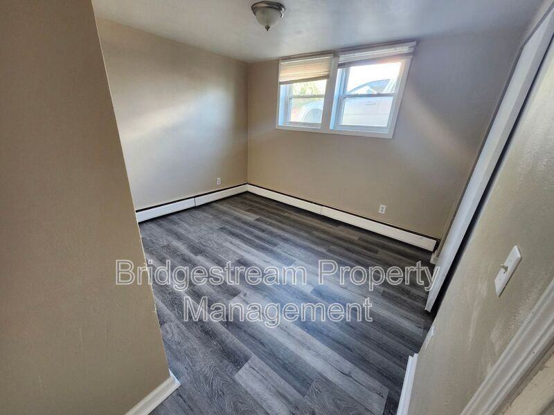 413 Briarwood Ave #2 - Photo 5 of 6