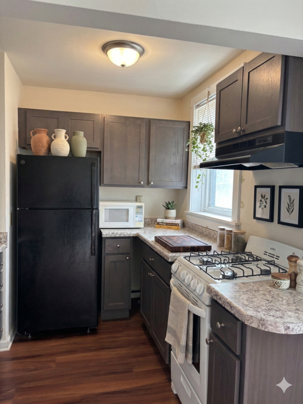 123 E Gorham St - Photo 3 of 13
