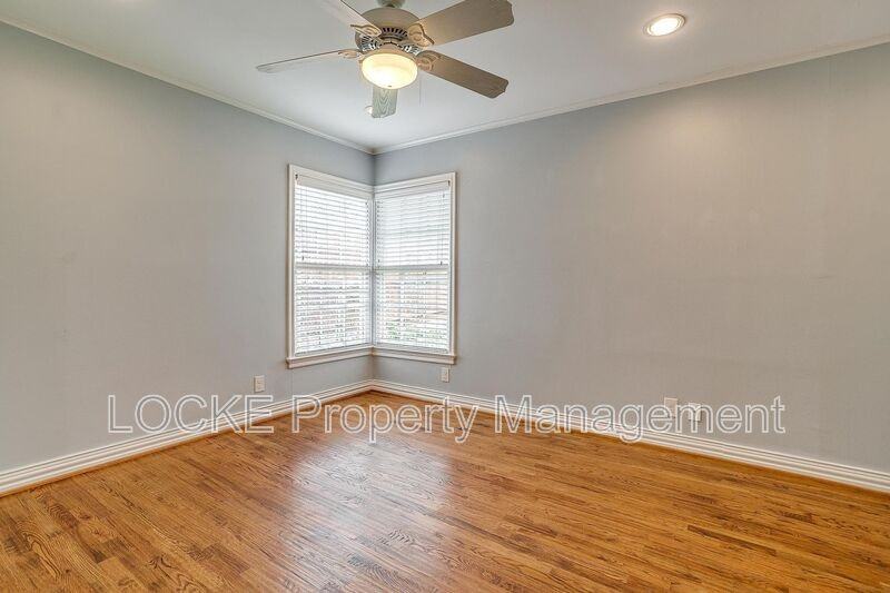 3528 Rogers Ave - Photo 6 of 28