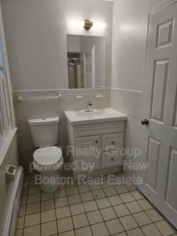 33 Rockland St #2-1stFL - Photo 2 of 9