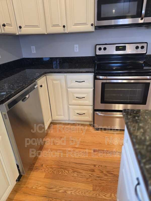 283 Lincoln Ave #2 - Photo 3 of 26