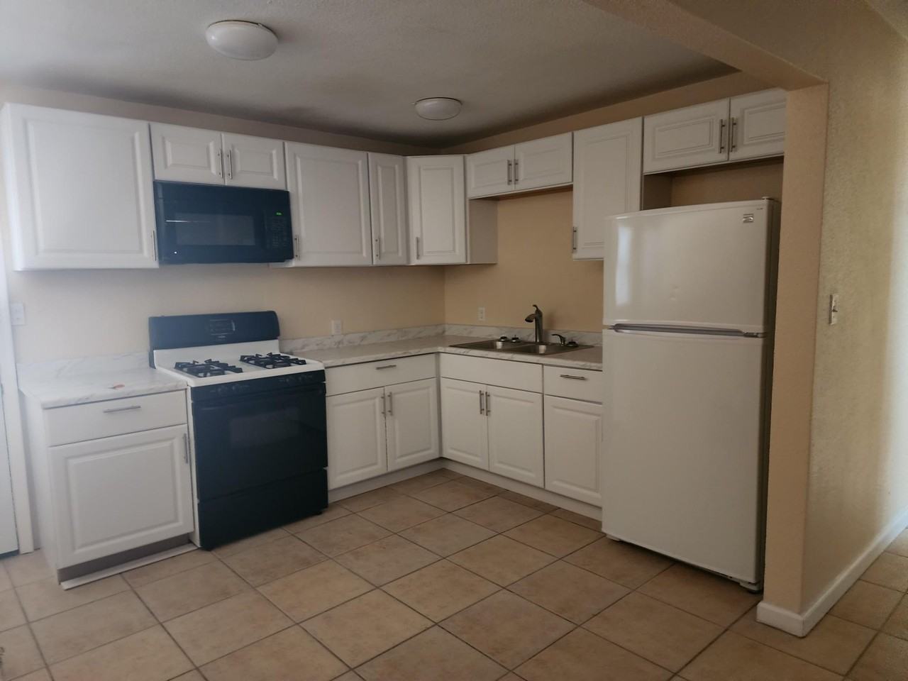 2505 Simms Avenue - Photo 2 of 10