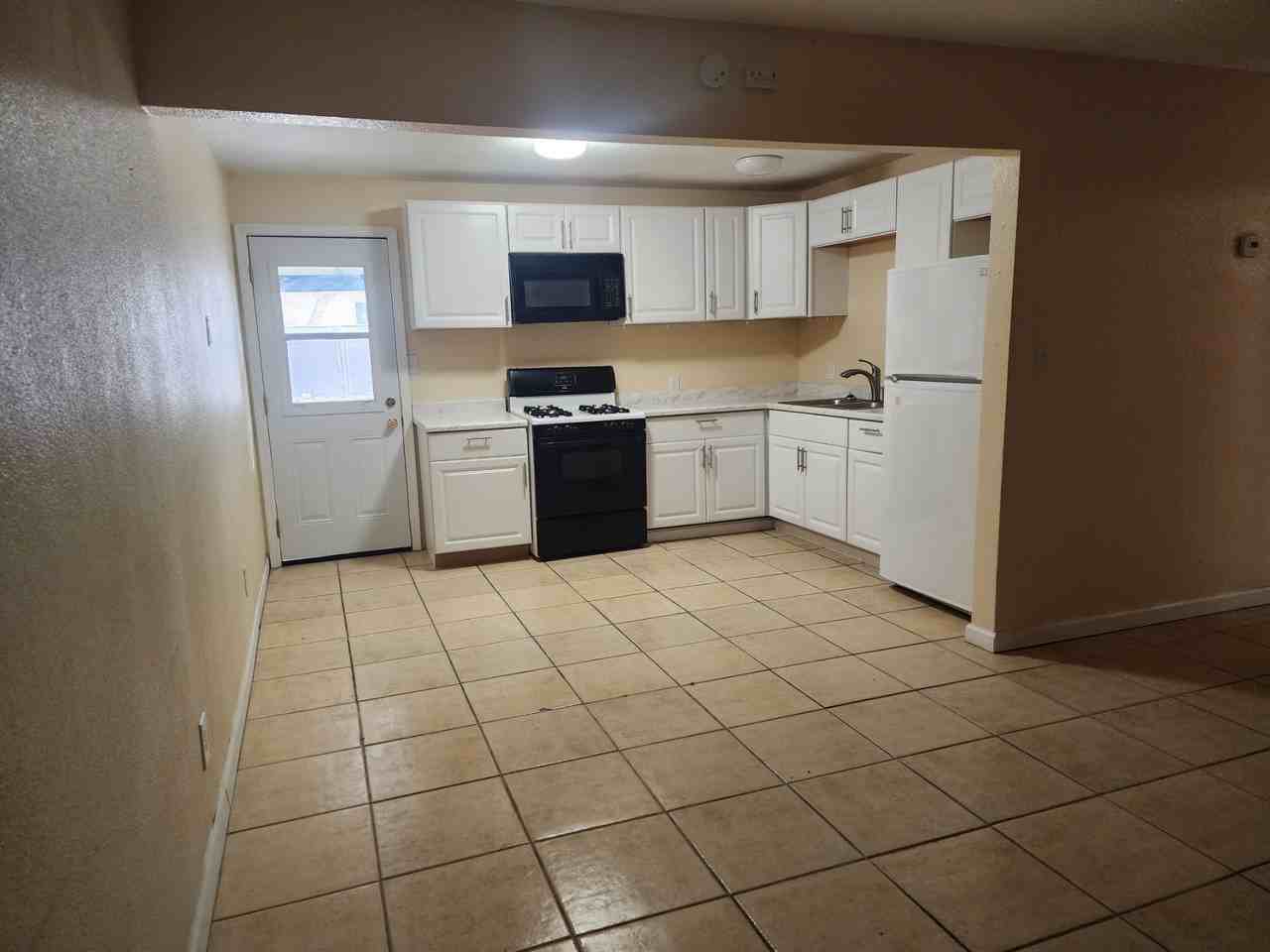 2505 Simms Avenue - Photo 4 of 10