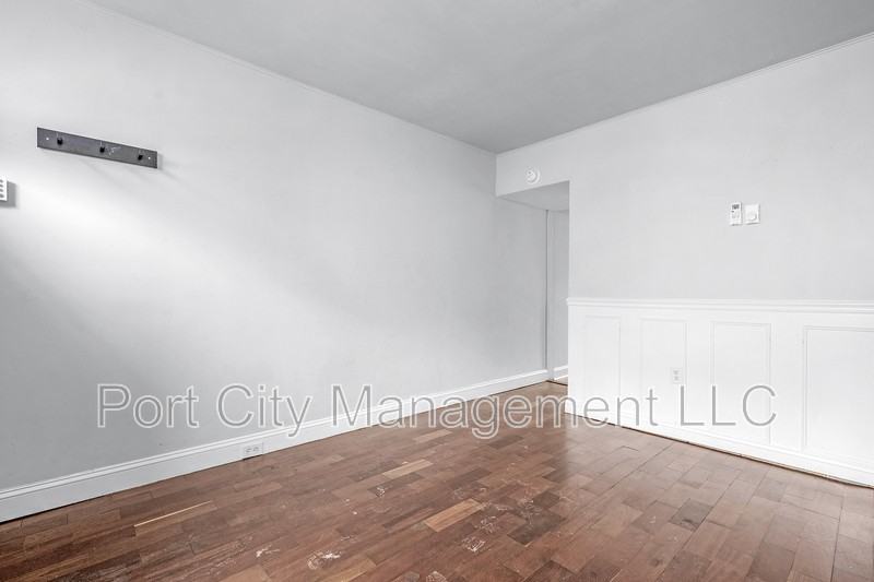 811 Mangold St - Photo 6 of 17