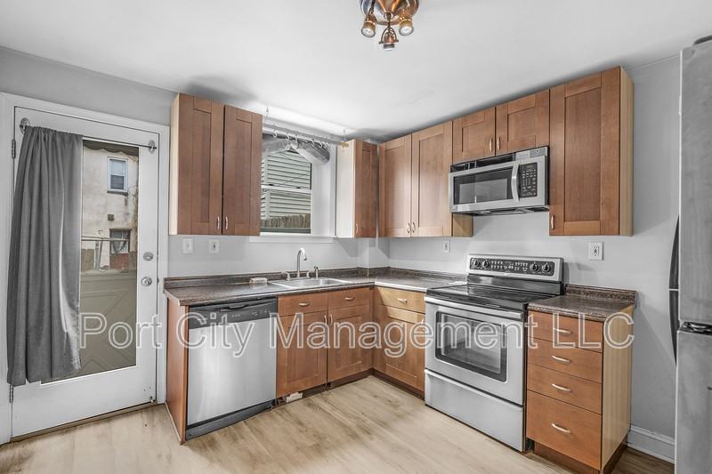 811 Mangold St - Photo 7 of 17