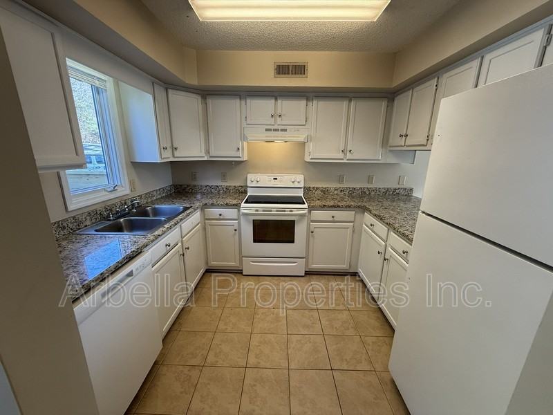 420 W Jackson Blvd #33 - Photo 5 of 29