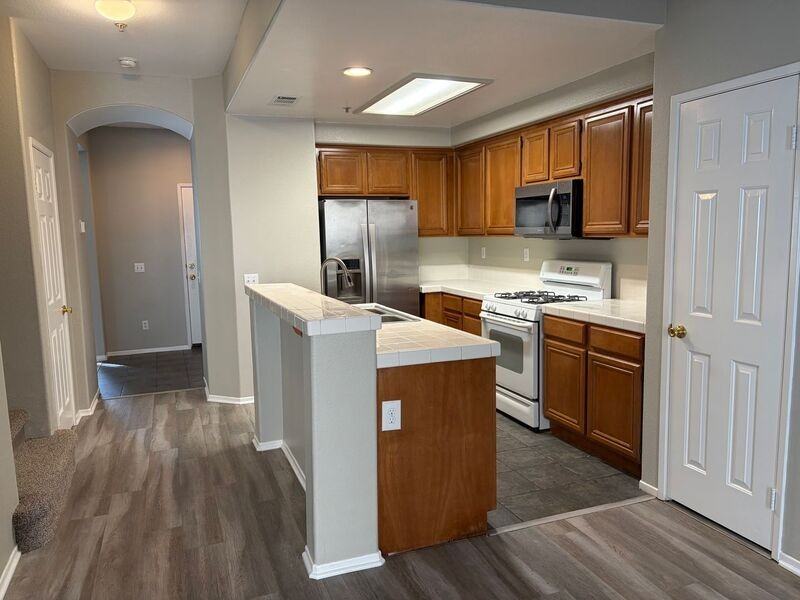 26319 Arboretum Way #402 - Photo 5 of 50