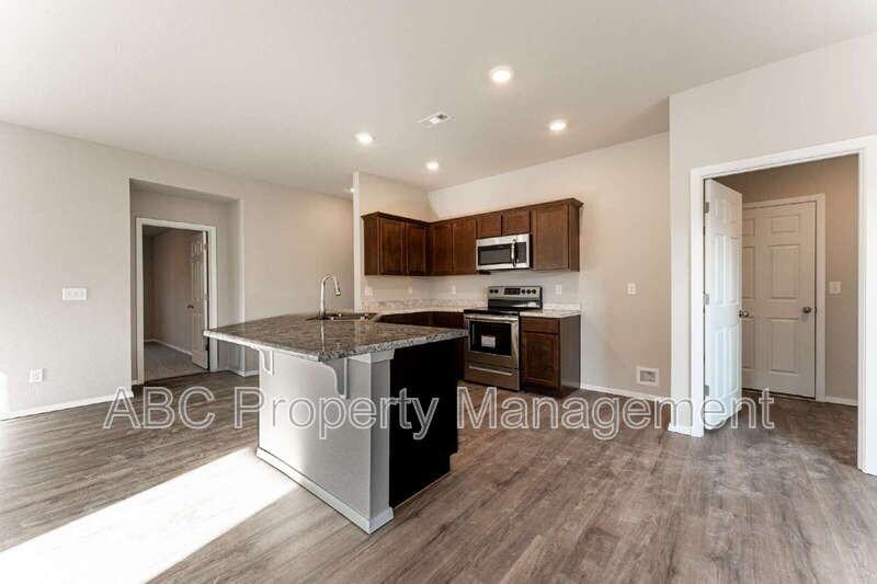 4405 Sw Sackett Ave - Photo 5 of 21