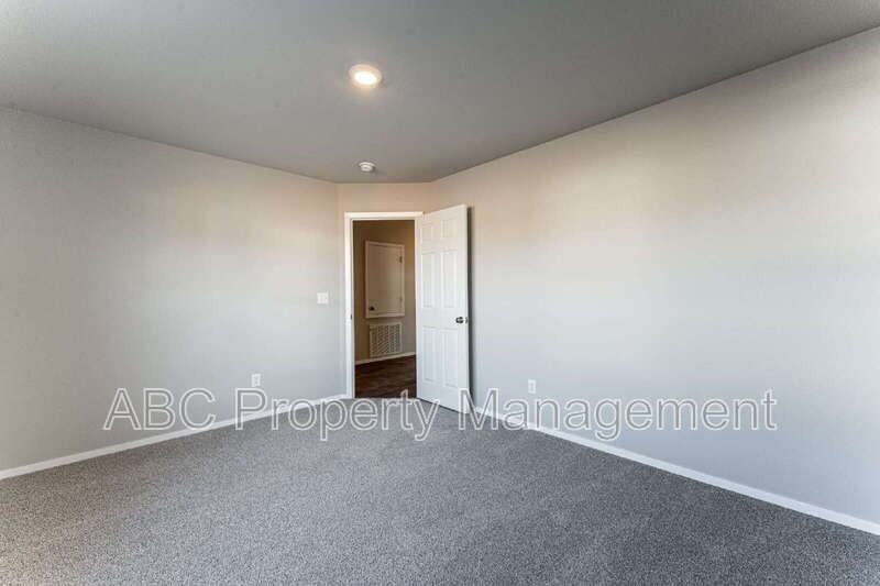 4405 Sw Sackett Ave - Photo 7 of 21