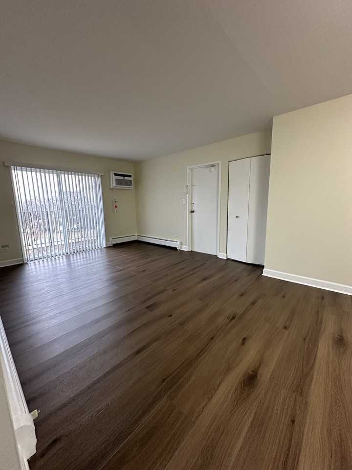 795 Court of Spruce - Photo 4 of 10