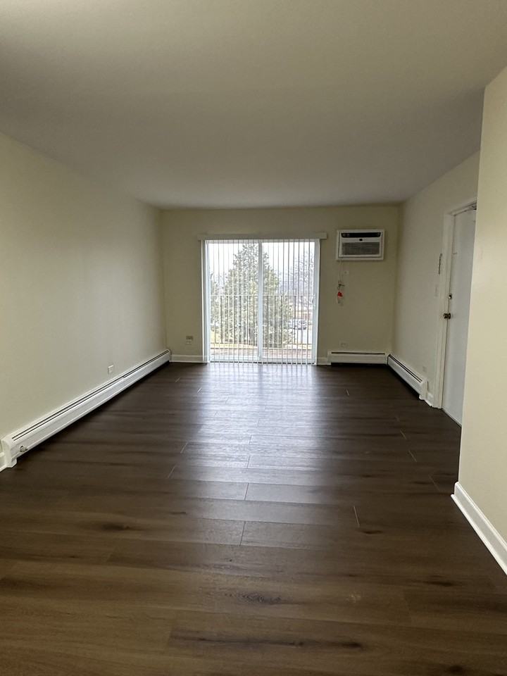 795 Court of Spruce - Photo 5 of 10