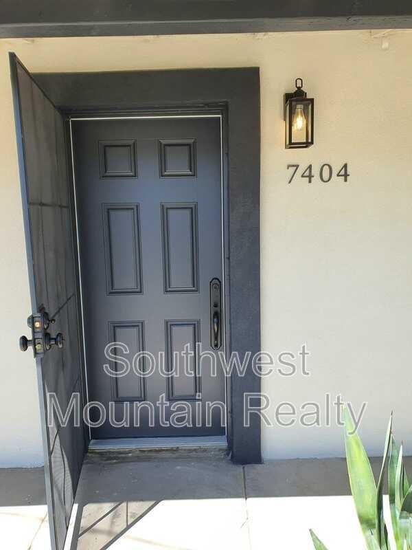 7404 N 62nd Ave - Photo 2 of 18