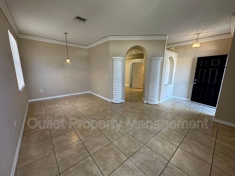9356 Monterey Bay Dr - Photo 3 of 20