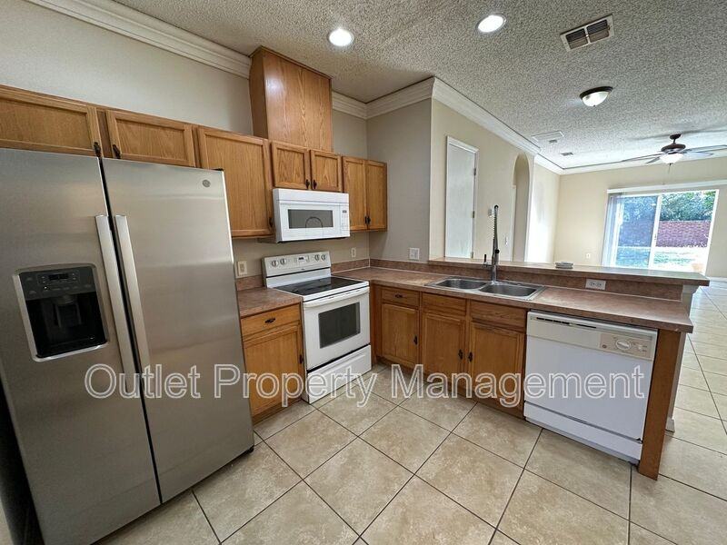 9356 Monterey Bay Dr - Photo 4 of 20