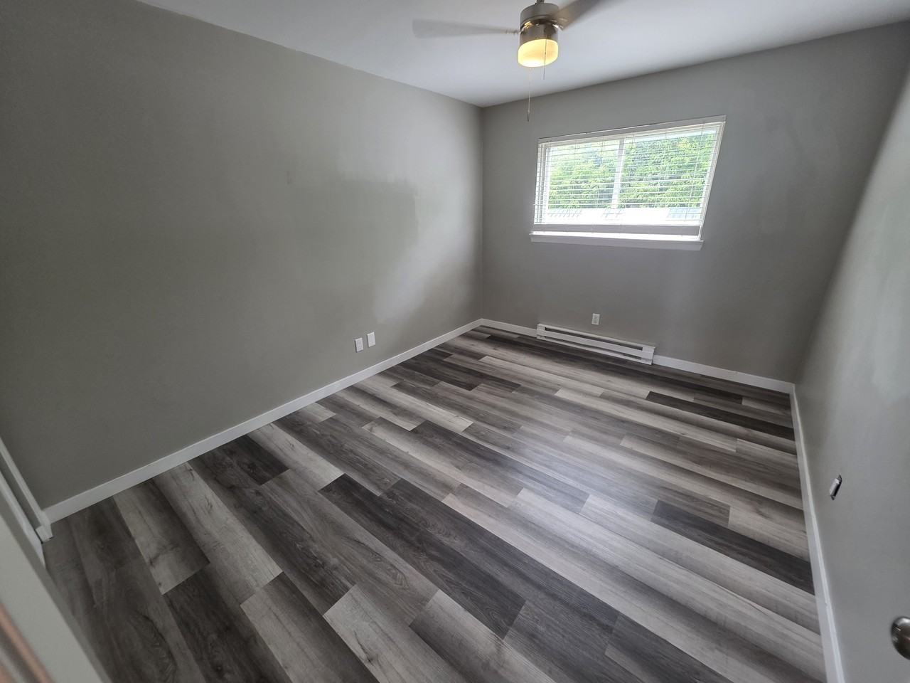 Lux of Sag - Photo 4 of 28