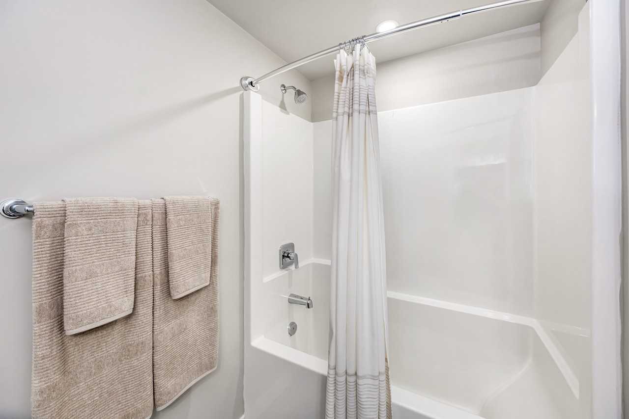 488 Garden Street - Photo 4 of 12