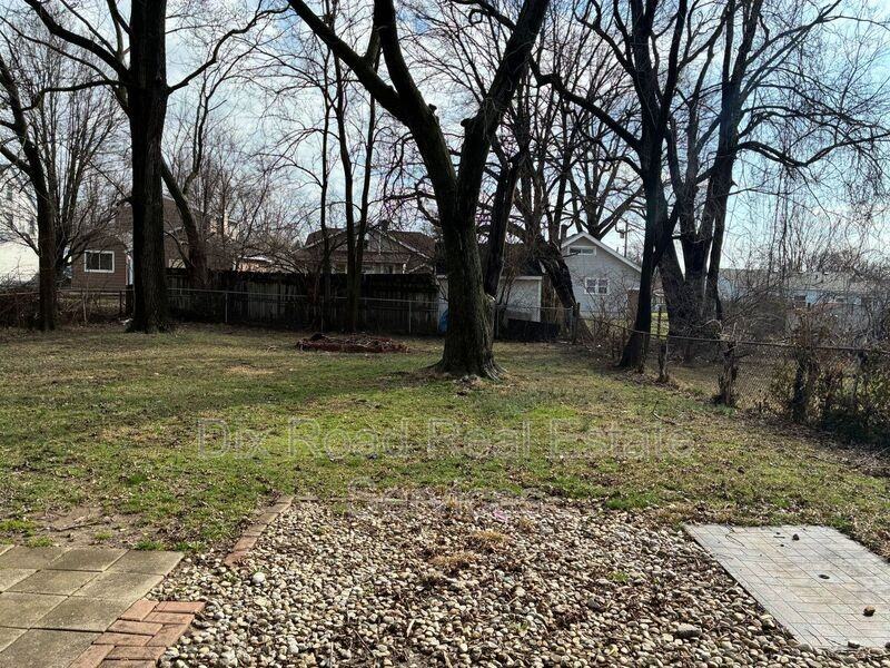 2217 Winton St - Photo 3 of 28